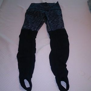 Yoga pants with foot strap